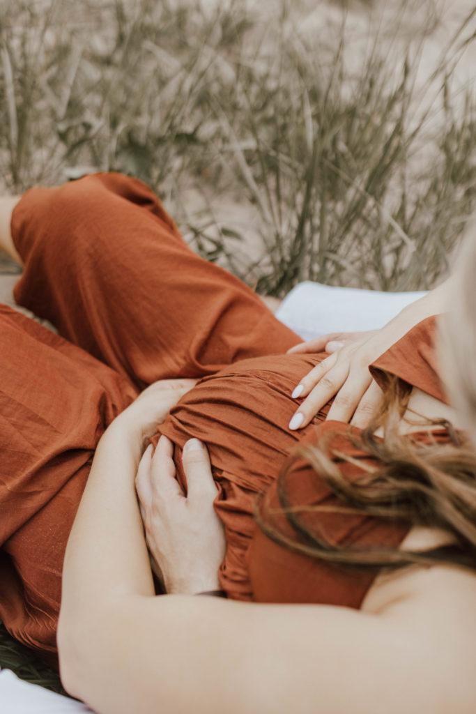 intimate maternity beach session