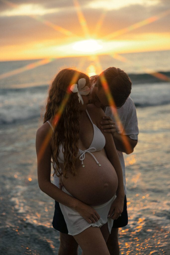 star filter at sunset during maternity photos