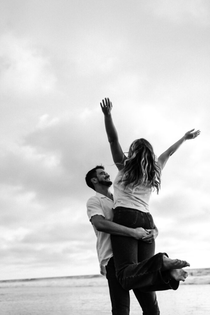 couples photos in black and white